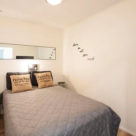 Aurinkoranta D3 Iso Huoneisto Merinaekymaellae Apartmán *